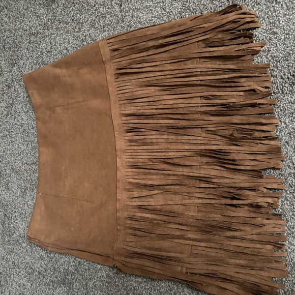 Stylish Fringed Brown Mini Skirt - Picture 4 of 4
